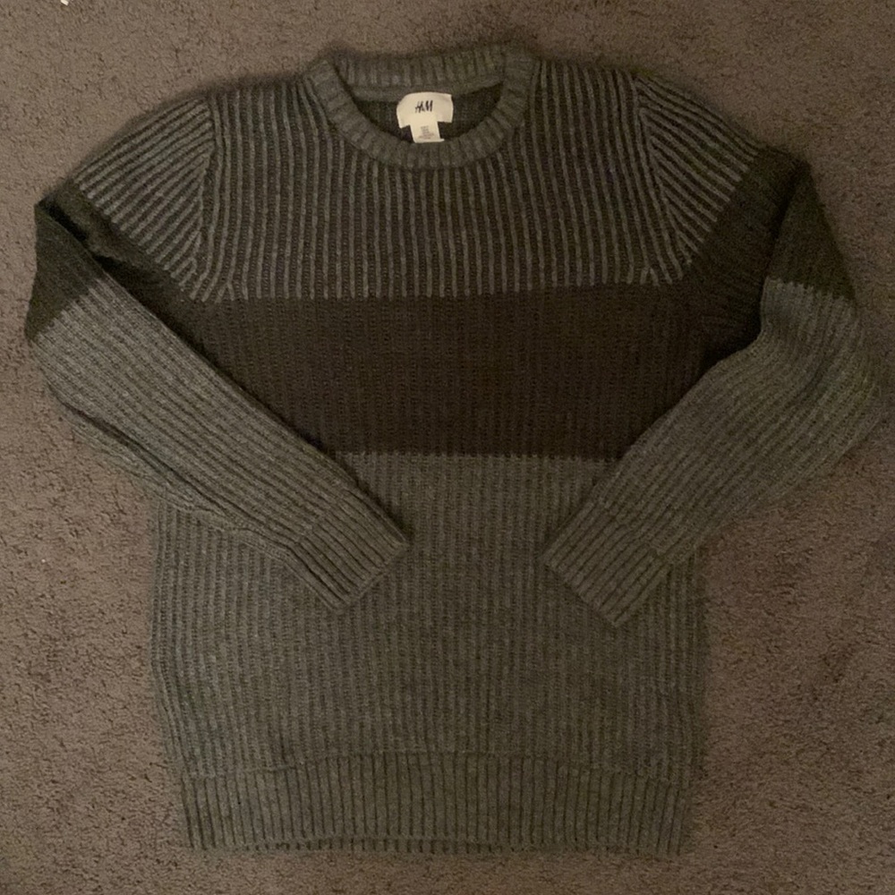H&M Gray Sweater Size Small